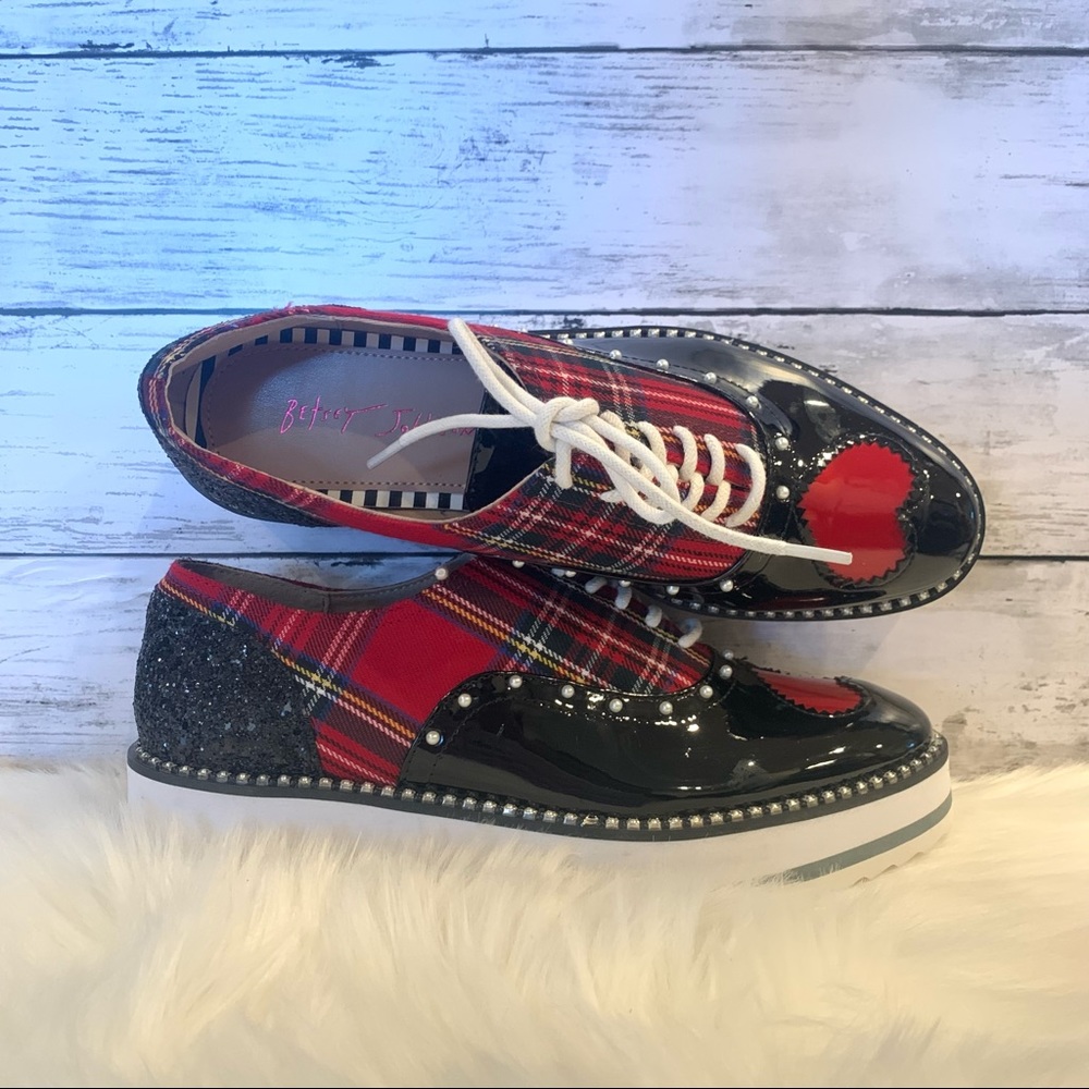 Betsy Johnson Oxford Shoes